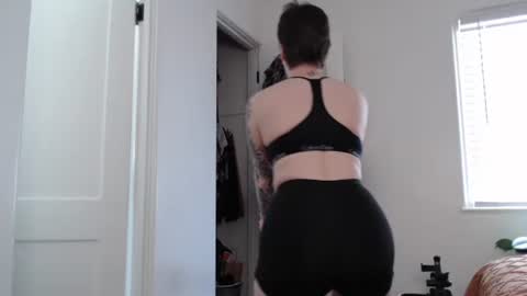 Ellie Rowyn online show from April 21, 8:27 pm