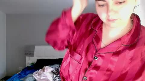 Ellie online show from June 12, 4:53 am