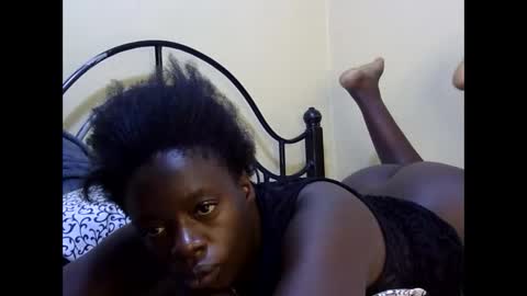 Snapshot of ellisa9 chatting on October 16, 12:24 am ellisa9 online show from October 16, 12:24 am