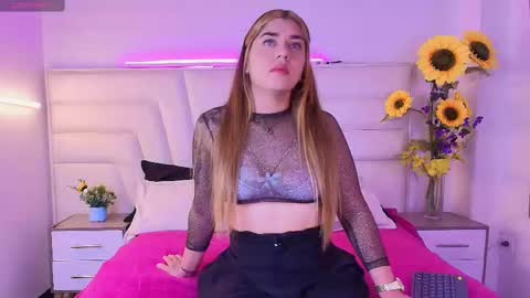 Snapshot of elly_astown chatting on October 3, 1:16 pm Elly Astown online show from October 3, 1:16 pm