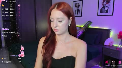 Snapshot of ellypeach chatting on September 23, 9:40 am EllyPeach online show from September 23, 9:40 am