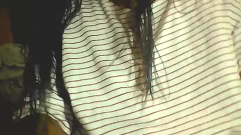ellyxxx2012 online show from July 28, 1:25 am