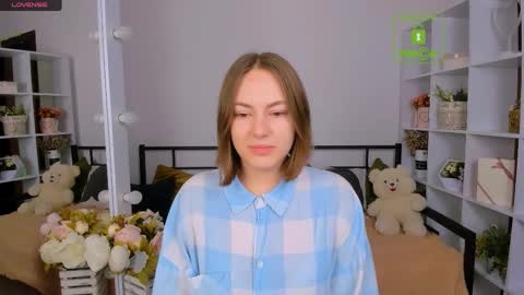 elma_lily online show from December 4, 7:32 am