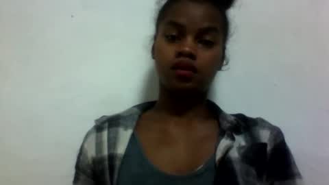 elodie228680 online show from June 9, 3:39 am