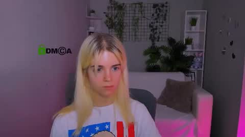 Ella online show from July 31, 3:24 pm