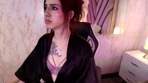 Elodie  online show from April 9, 4:12 pm