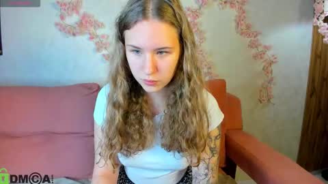 Snapshot of elsie_cutties chatting on October 2, 1:21 am Elsie online show from October 2, 1:21 am