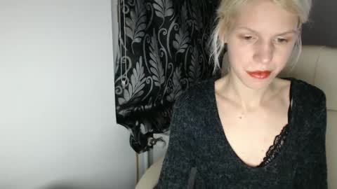 Snapshot of elssa_rush chatting on March 1, 5:05 pm elssa_rush online show from March 1, 5:05 pm