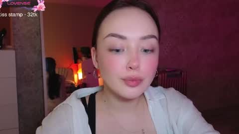 Mia 3 online show from June 14, 6:52 pm