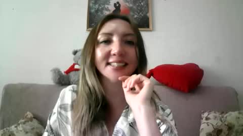 Snapshot of elvinasweet chatting on September 11, 6:03 am ElvinaSweet online show from September 11, 6:03 am
