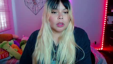 Ely online show from November 12, 8:40 pm