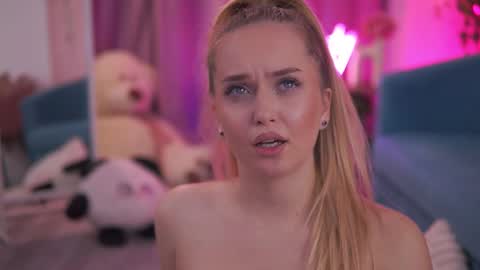 Elyssa online show from February 3, 2:53 am