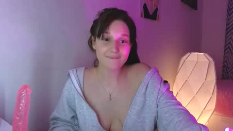 Snapshot of em1l1a chatting on September 10, 7:36 pm Em1l1a online show from September 10, 7:36 pm