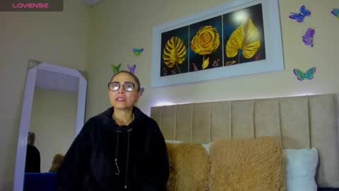 Snapshot of ema_garciaa chatting on October 6, 1:17 pm ema garcia online show from October 6, 1:17 pm