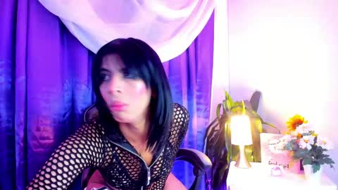 Snapshot of ema_lambert chatting on January 9, 3:12 pm Ema Lambert online show from January 9, 3:12 pm