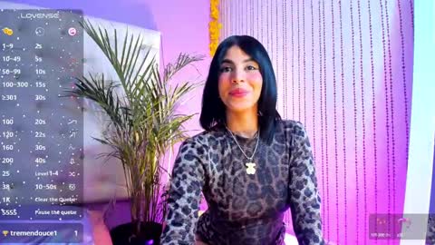 Snapshot of ema_lambert chatting on March 6, 7:32 pm Ema Lambert online show from March 6, 7:32 pm