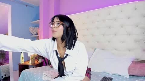 Snapshot of ema_lambert chatting on January 17, 6:02 pm Ema Lambert online show from January 17, 6:02 pm