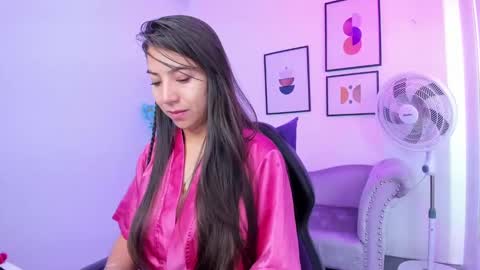 Snapshot of ema_louisx chatting on January 19, 12:39 pm Ema louisx online show from January 19, 12:39 pm