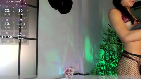 Ema  online show from December 1, 9:39 pm