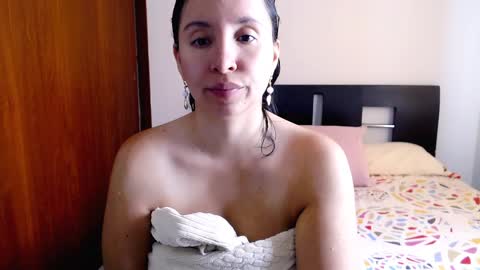 Snapshot of emely_sexx chatting on December 16, 4:16 pm emely_sexx online show from December 16, 4:16 pm