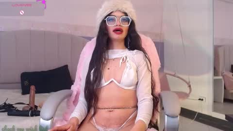 Danna online show from November 18, 3:18 am