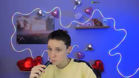 emi_fade online show from February 17, 9:08 am