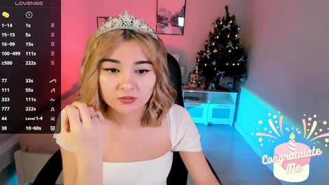 Snapshot of emi_joy chatting on January 6, 9:54 pm Emily follow me online show from January 6, 9:54 pm