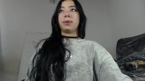 Snapshot of emiantonella_ chatting on October 7, 9:30 pm Antonella online show from October 7, 9:30 pm