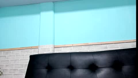 Snapshot of emiily_smile chatting on February 17, 11:55 am Emily online show from February 17, 11:55 am
