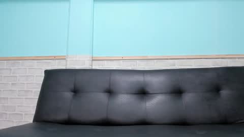 Snapshot of emiily_smile chatting on March 10, 11:34 am Emily online show from March 10, 11:34 am