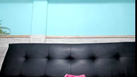 Snapshot of emiily_smile chatting on January 8, 11:54 am Emily online show from January 8, 11:54 am