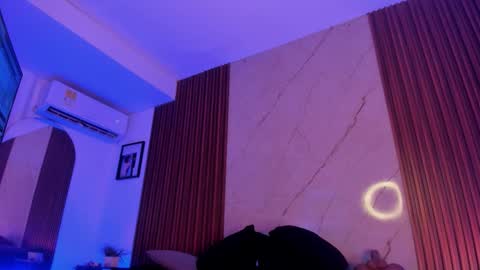   online show from October 14, 11:40 pm