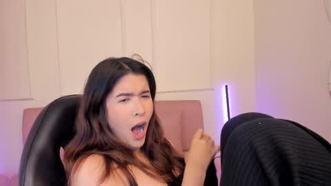 Snapshot of emiilycutex_ chatting on September 27, 12:12 pm online show from September 27, 12:12 pm