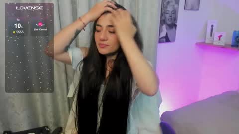 Snapshot of emilayton_ chatting on January 30, 2:49 am emilayton_ online show from January 30, 2:49 am