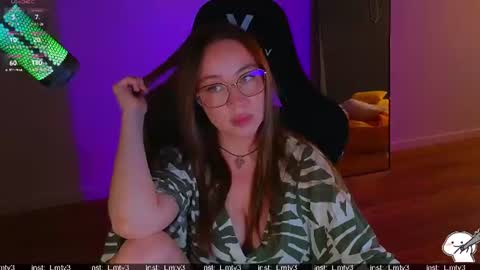 Emili online show from August 4, 10:54 am