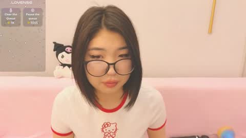 Snapshot of emili_blanc chatting on January 28, 2:32 am Emili online show from January 28, 2:32 am