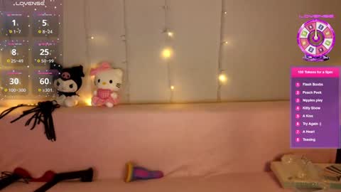 Snapshot of emili_blanc chatting on December 22, 11:44 am Emili online show from December 22, 11:44 am