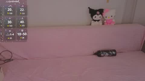 Snapshot of emili_blanc chatting on February 25, 2:36 am Emili online show from February 25, 2:36 am