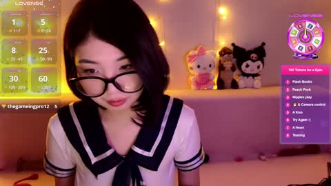 Snapshot of emili_blanc chatting on January 8, 11:43 am Emili online show from January 8, 11:43 am