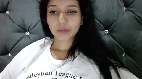 emili riders online show from December 5, 6:32 am