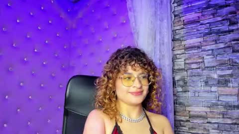 Snapshot of emili_rouse_ chatting on October 15, 2:58 am Emy  online show from October 15, 2:58 am