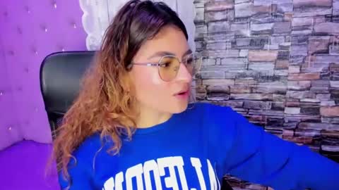 Snapshot of emili_rouse_ chatting on September 30, 4:45 pm Emy  online show from September 30, 4:45 pm