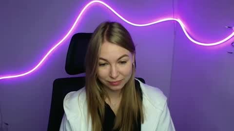 Emilia online show from October 2, 5:45 am