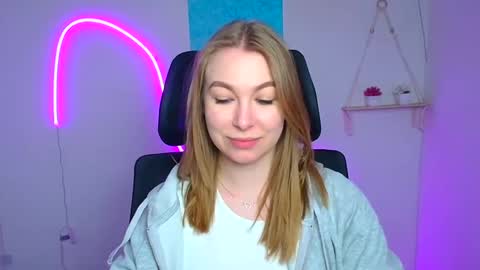 Emilia online show from March 12, 7:00 am