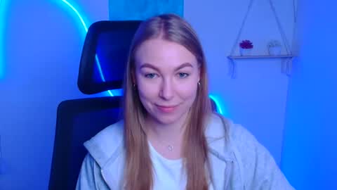 Emilia online show from December 4, 7:10 am