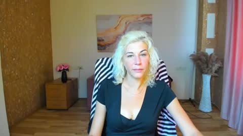 Emilia Wills online show from July 25, 7:26 am