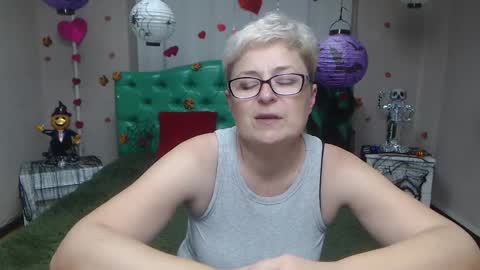 EmiliaGree online show from October 29, 6:10 pm