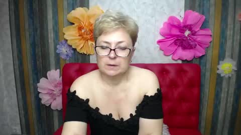 EmiliaGree online show from May 9, 6:43 pm