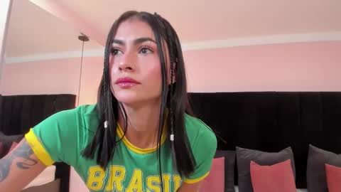 Emillie online show from March 29, 2:05 pm