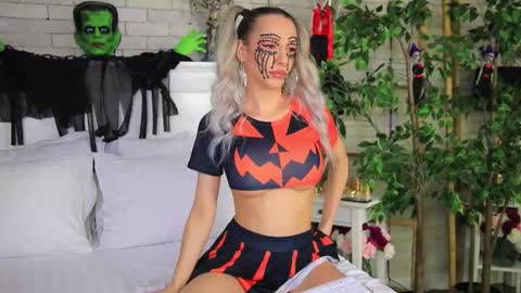 EMMA online show from October 31, 8:24 pm